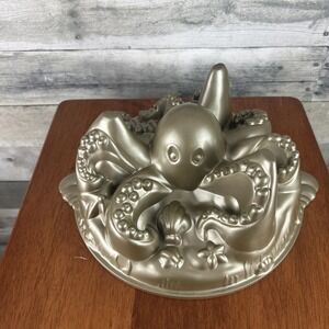 Nordicware Octopus 10 Cup /24 Liter Cake Pan Birthday Seashore Retired USA